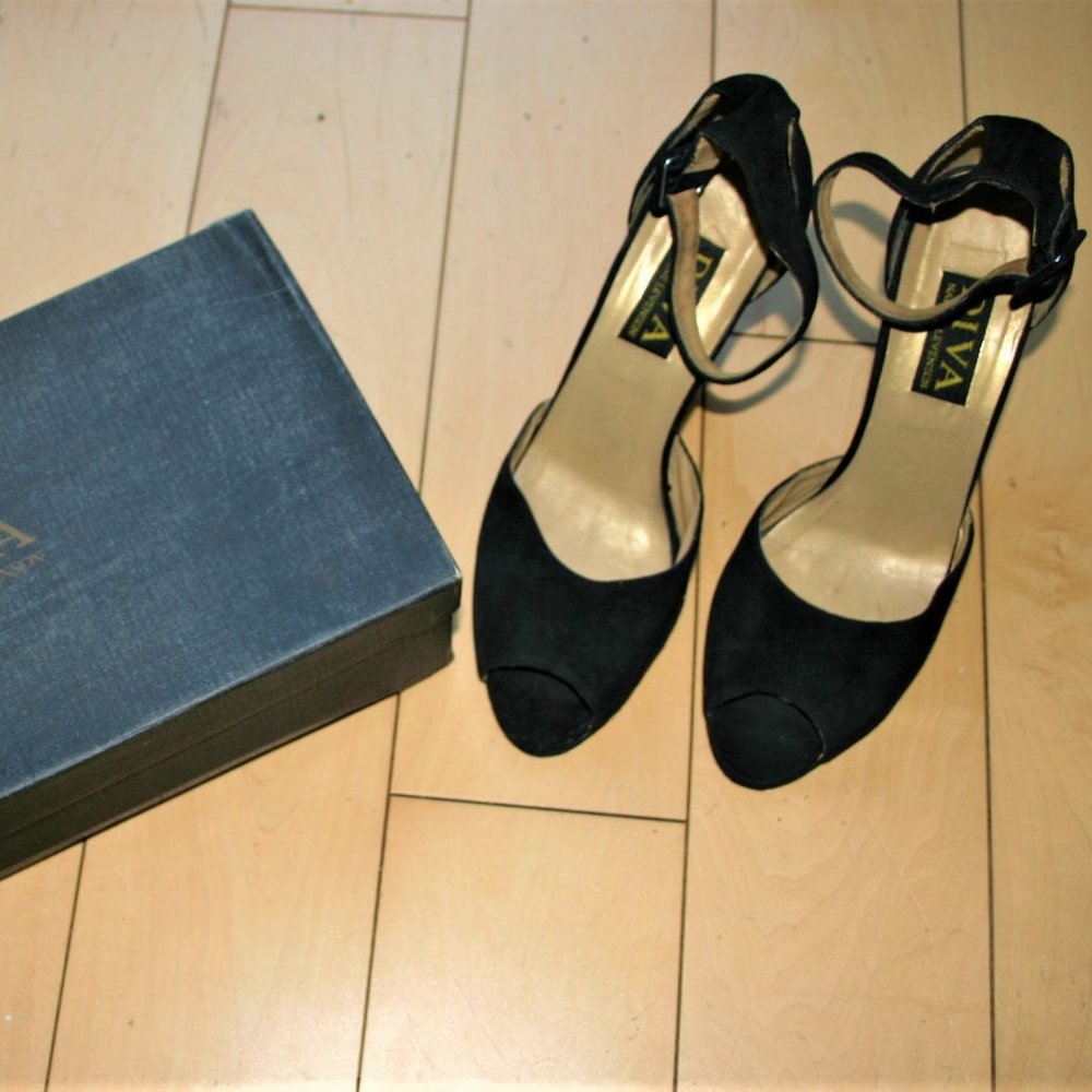 DIVA by Nadine Levinson Black Suede 3 1/2" Heel 7 1/2 B Excellent Condition